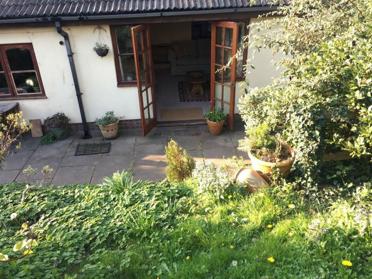 Secret Garden Cottage Έξετερ Εξωτερικό φωτογραφία