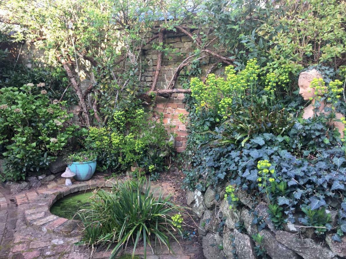 Secret Garden Cottage Έξετερ Εξωτερικό φωτογραφία