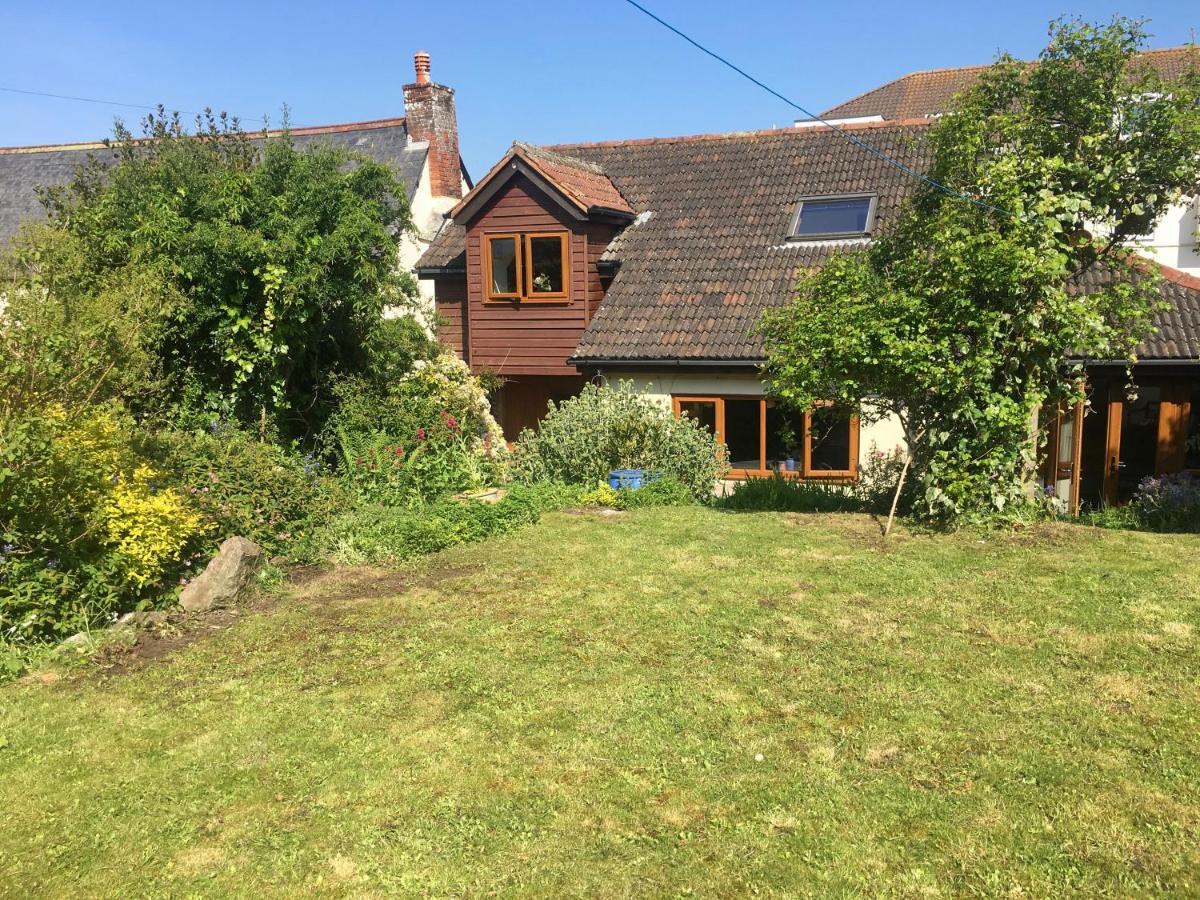 Secret Garden Cottage Έξετερ Εξωτερικό φωτογραφία
